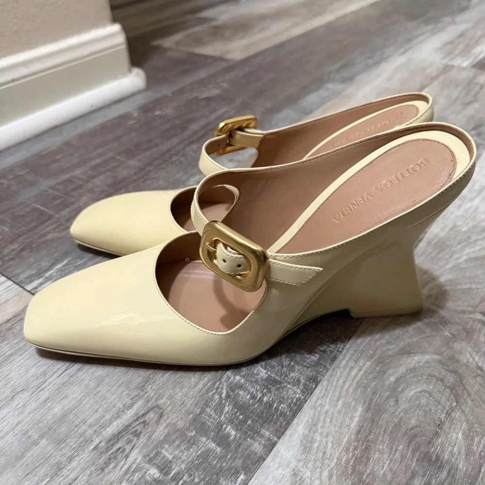 Bottega Veneta Wedge Cream Patent Leather Square‎ Toe Mary Jane Buckle Heels 40